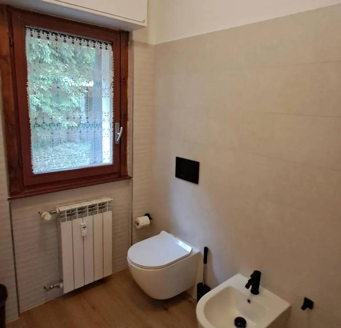Alfaro54 Apartman Brunate
