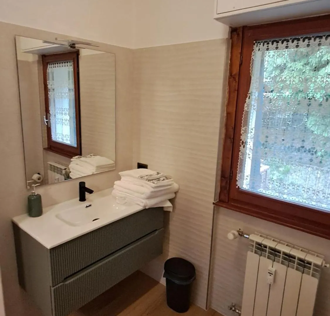Alfaro54 Apartman Brunate