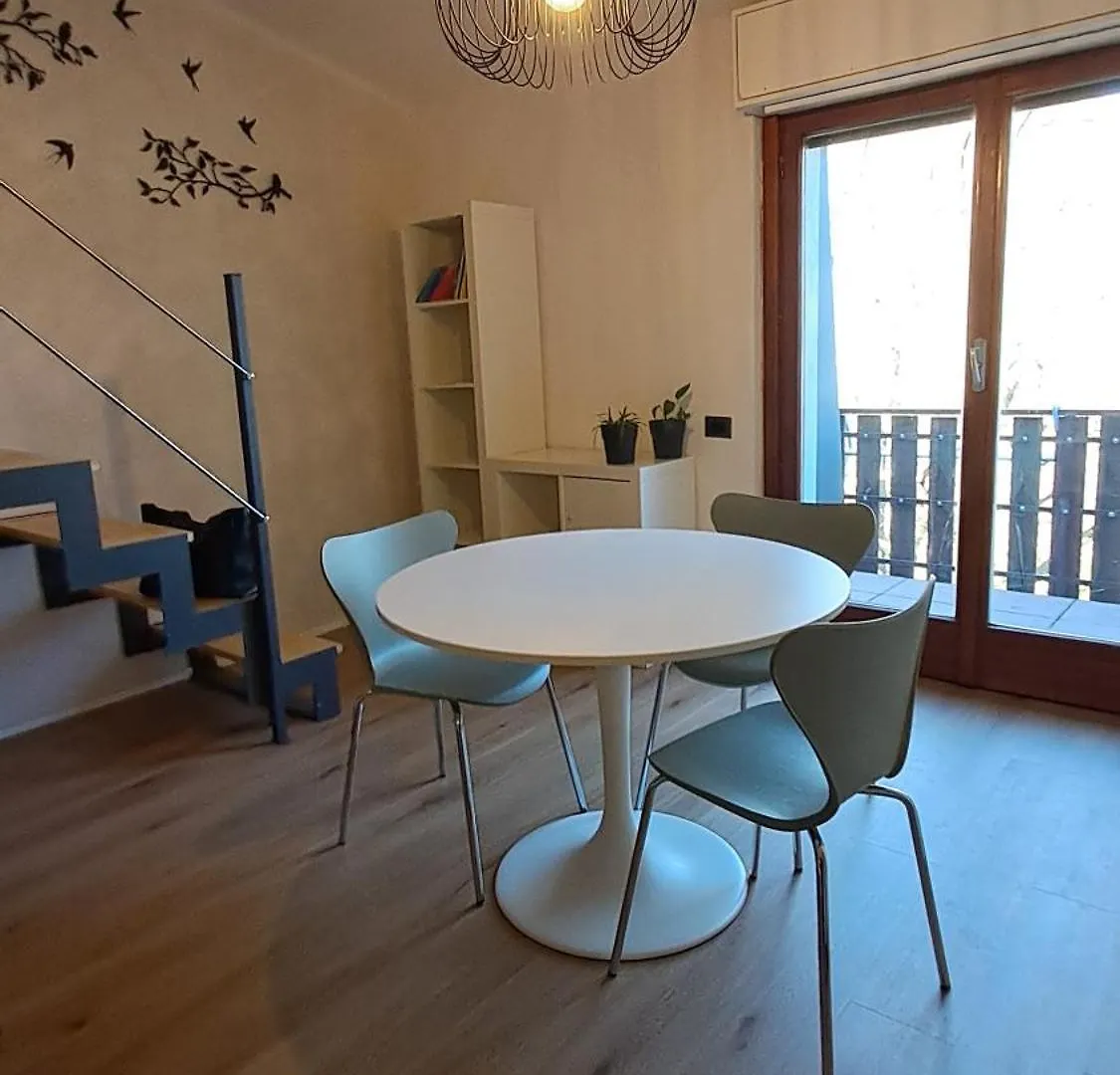 Alfaro54 Apartman Brunate