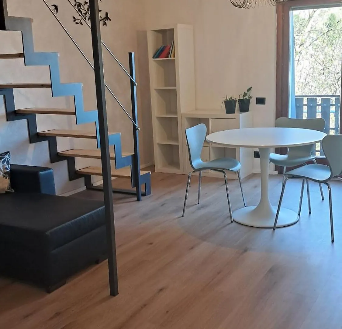 Alfaro54 Apartman Brunate