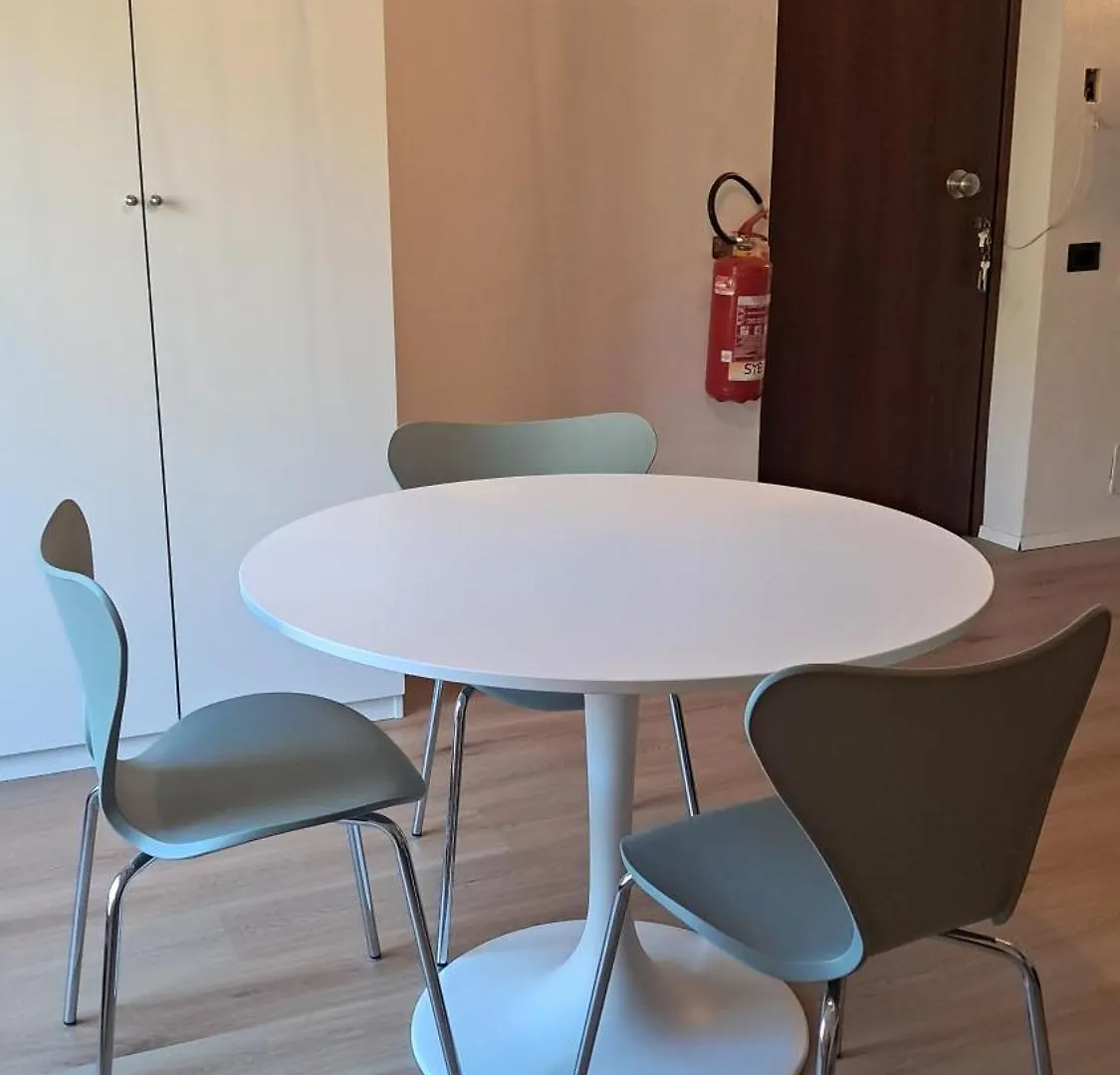 Alfaro54 Apartman Brunate