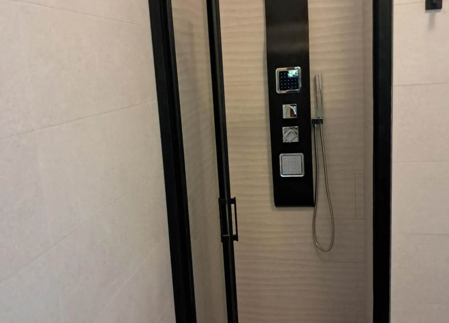 Alfaro54 Apartman Brunate 0*,