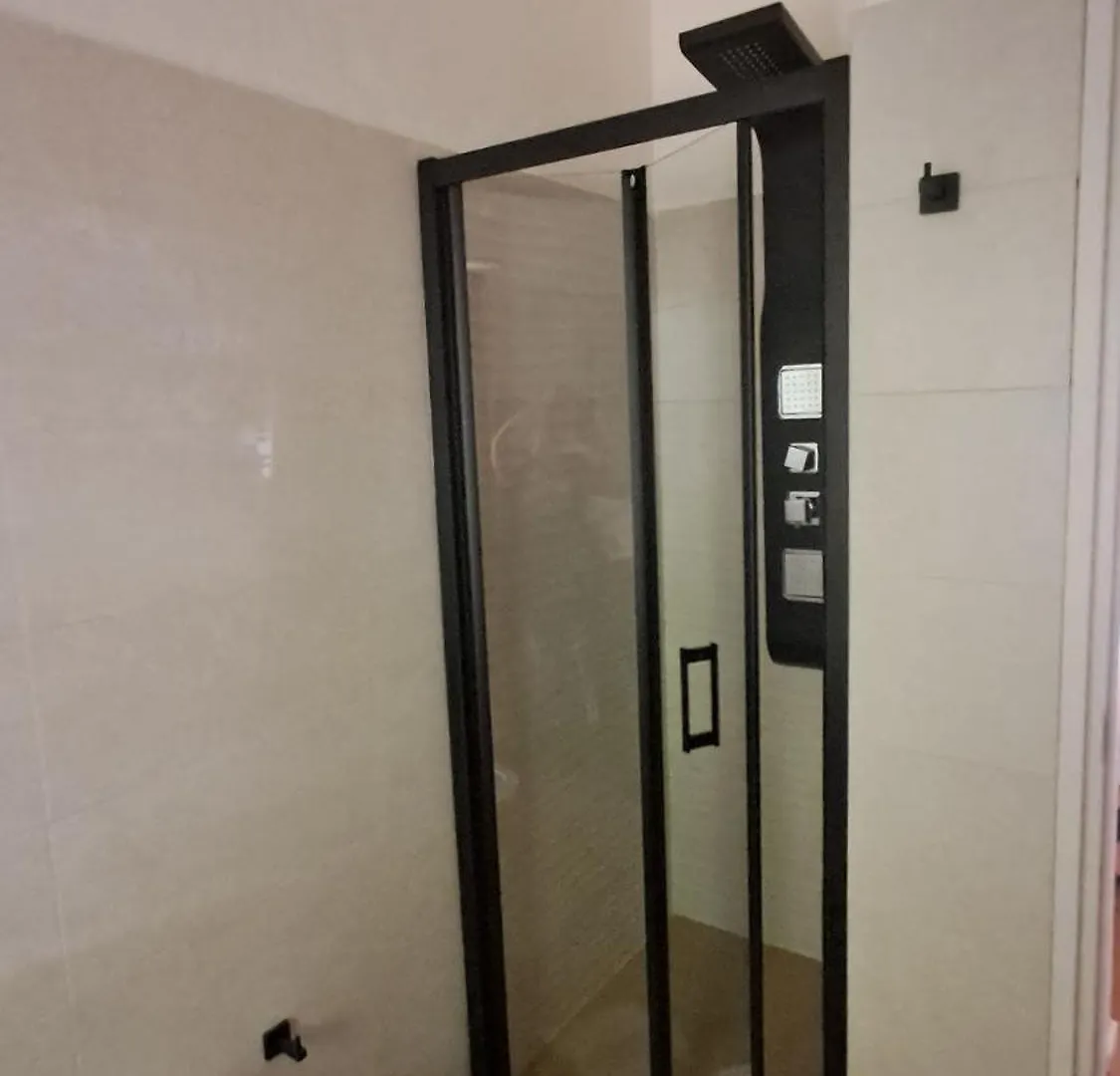 Alfaro54 Apartman Brunate
